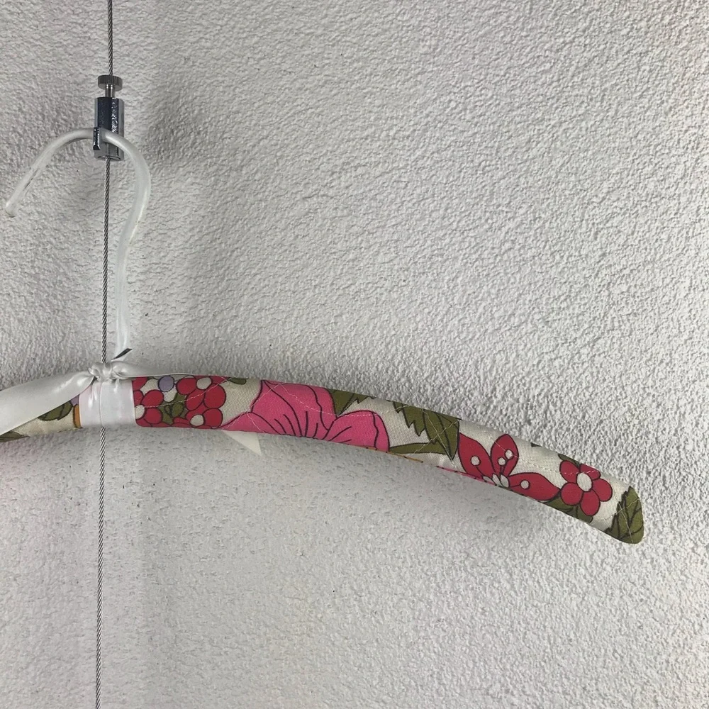Vintage l 60s Quilted Lightly Padded Flower Power Kitsch Groovy Mod Coat Hanger